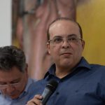 Ibanes Rocha com moradores e lideranças em Taguatinga. Brasília(DF), 18/08/2018